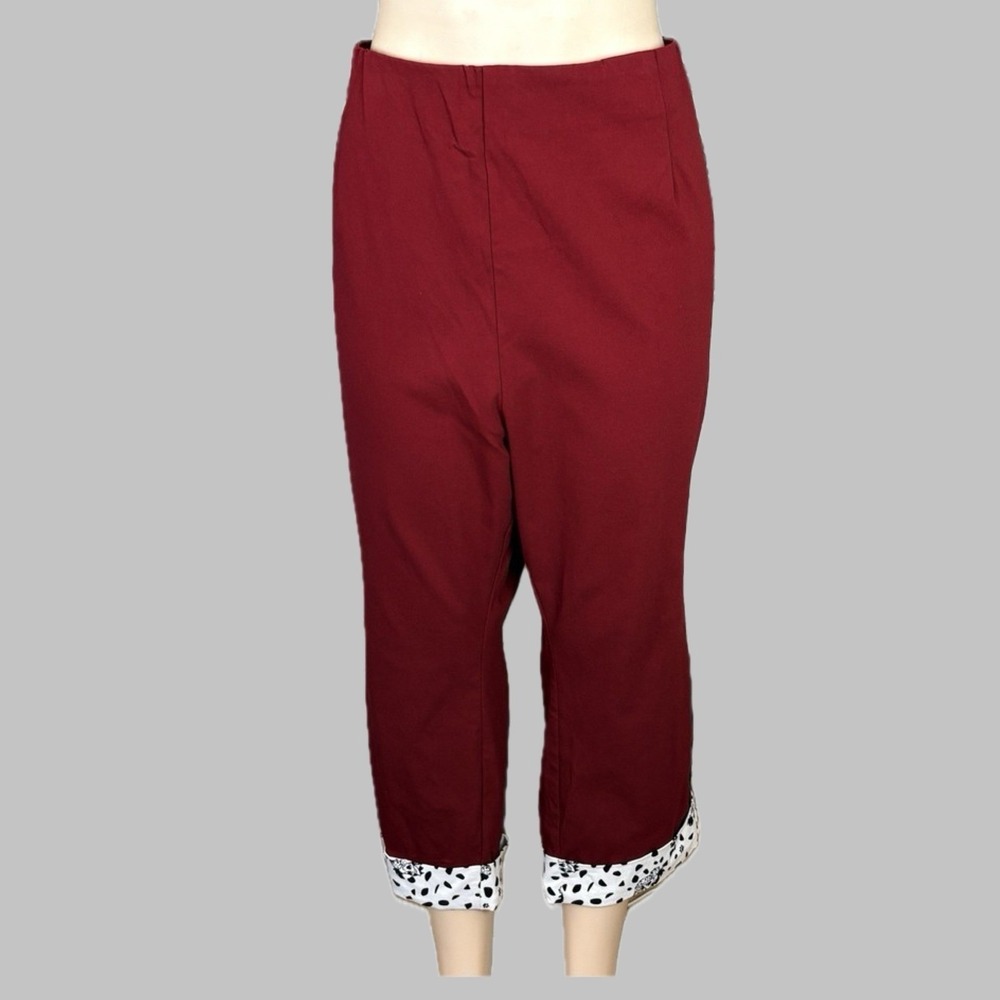 Disney 6X Villains Cruella Cosplay Capri Pants Graphic Cuff Millennium Stretch